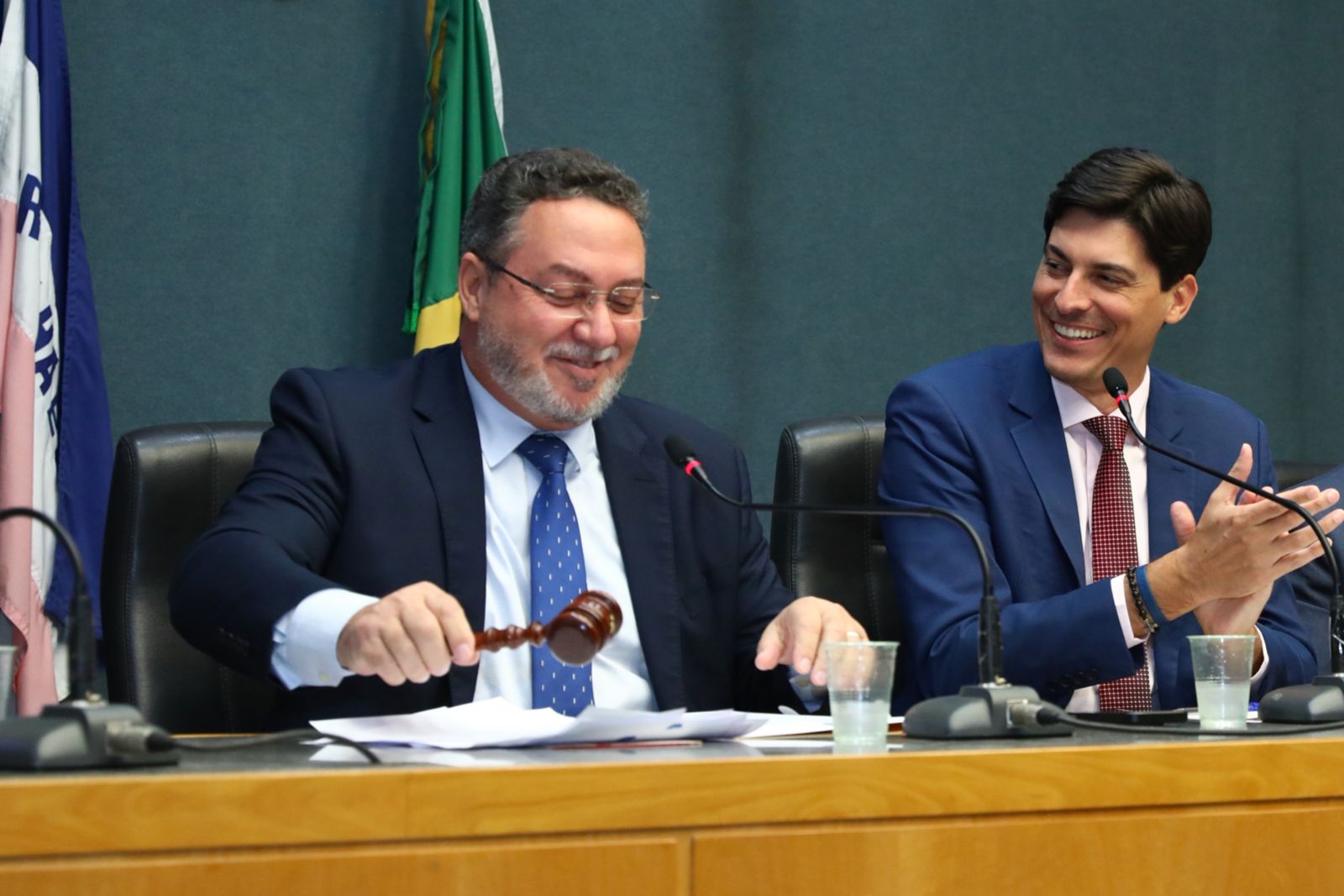 Frente Parlamentar da Advocacia homenageia leiloeiros oficiais